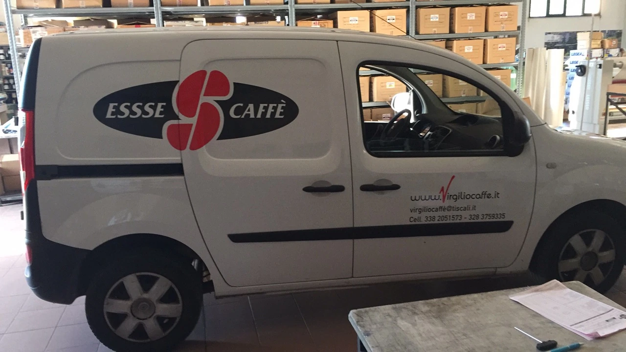 Esse Caffe╠Ç